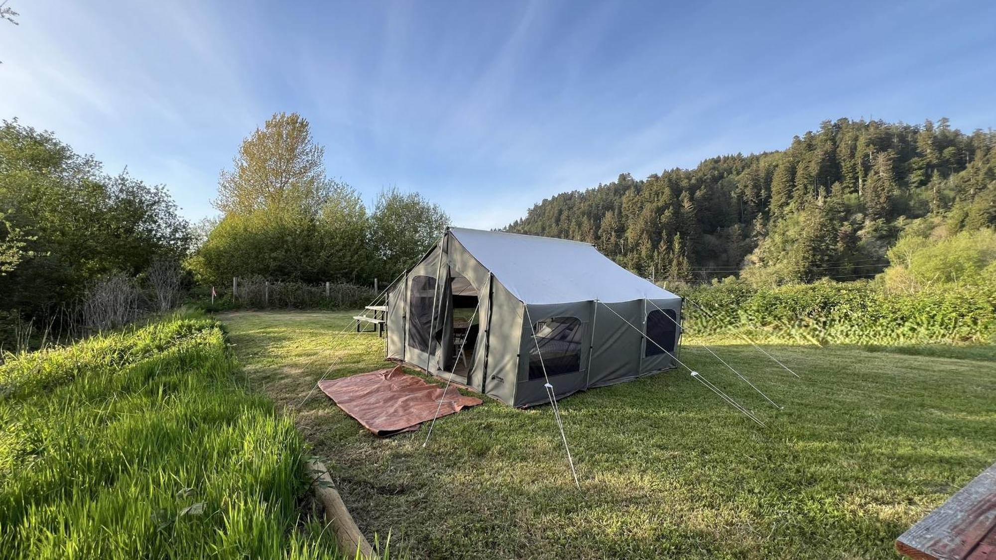 Glamping Tent On The River Klamath Exterior photo